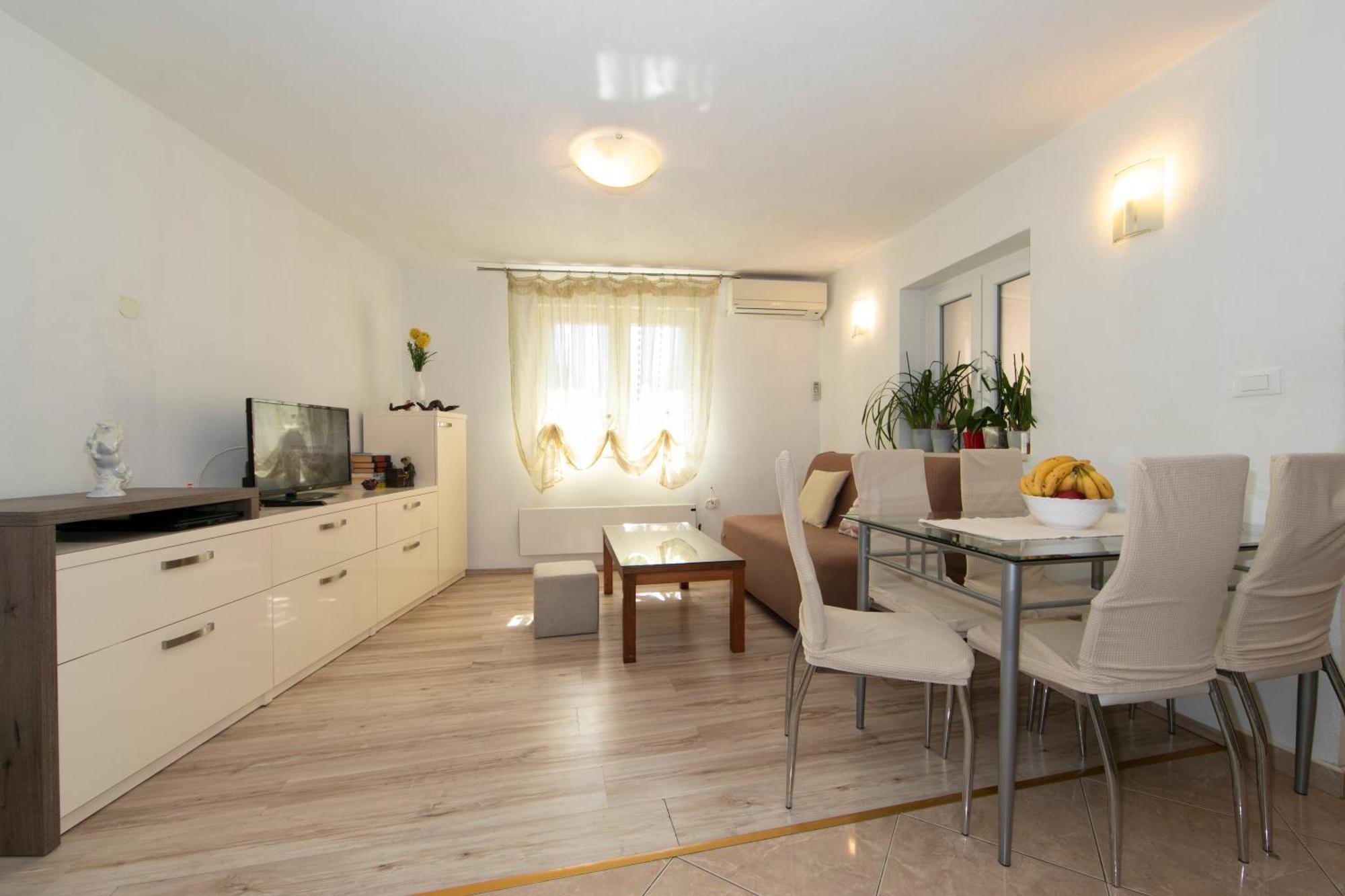 Apartmani Darinka บาชกาโวดา ภายนอก รูปภาพ