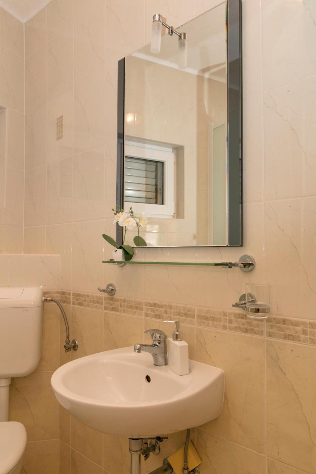 Apartmani Darinka บาชกาโวดา ภายนอก รูปภาพ
