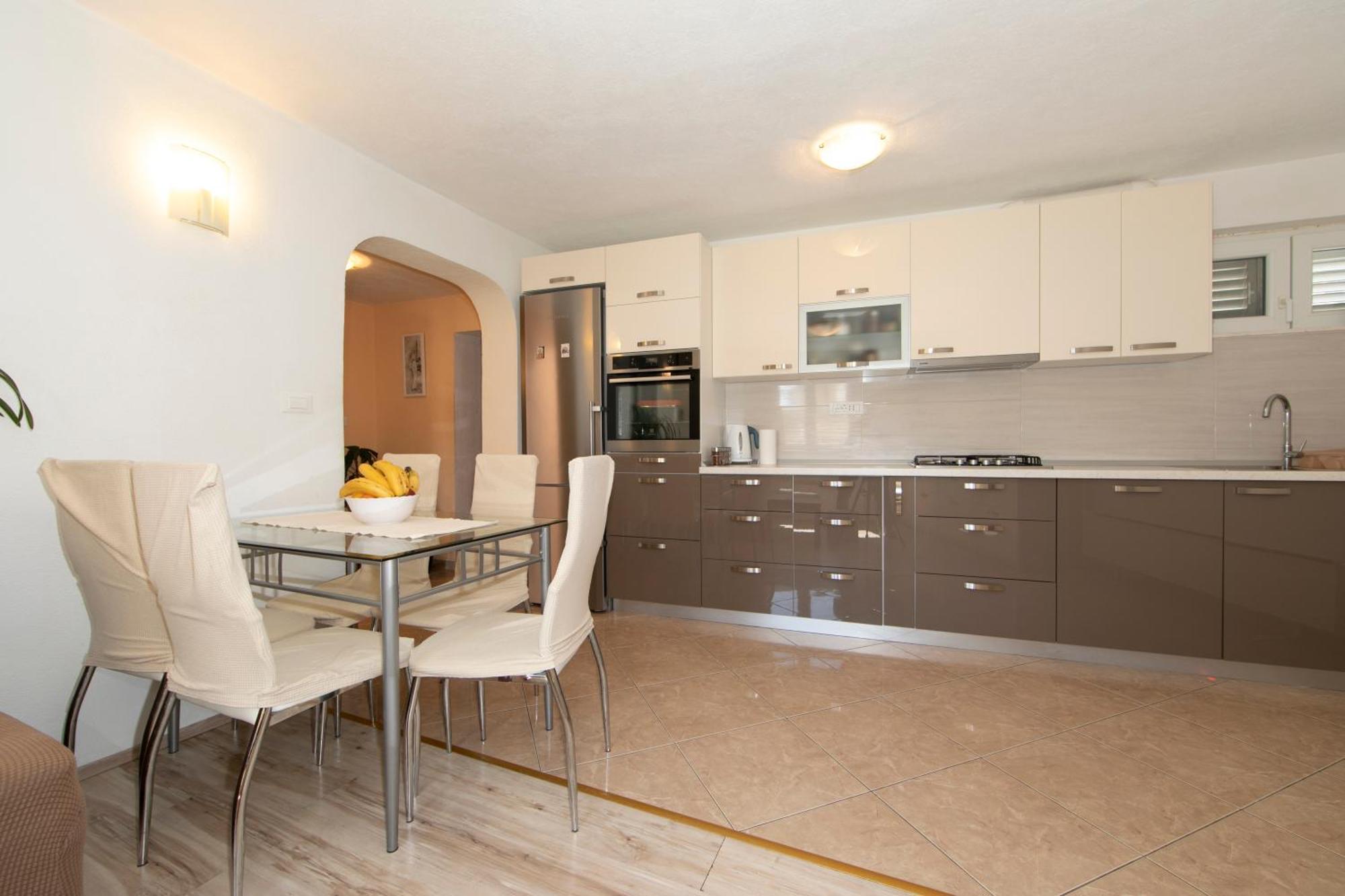 Apartmani Darinka บาชกาโวดา ภายนอก รูปภาพ