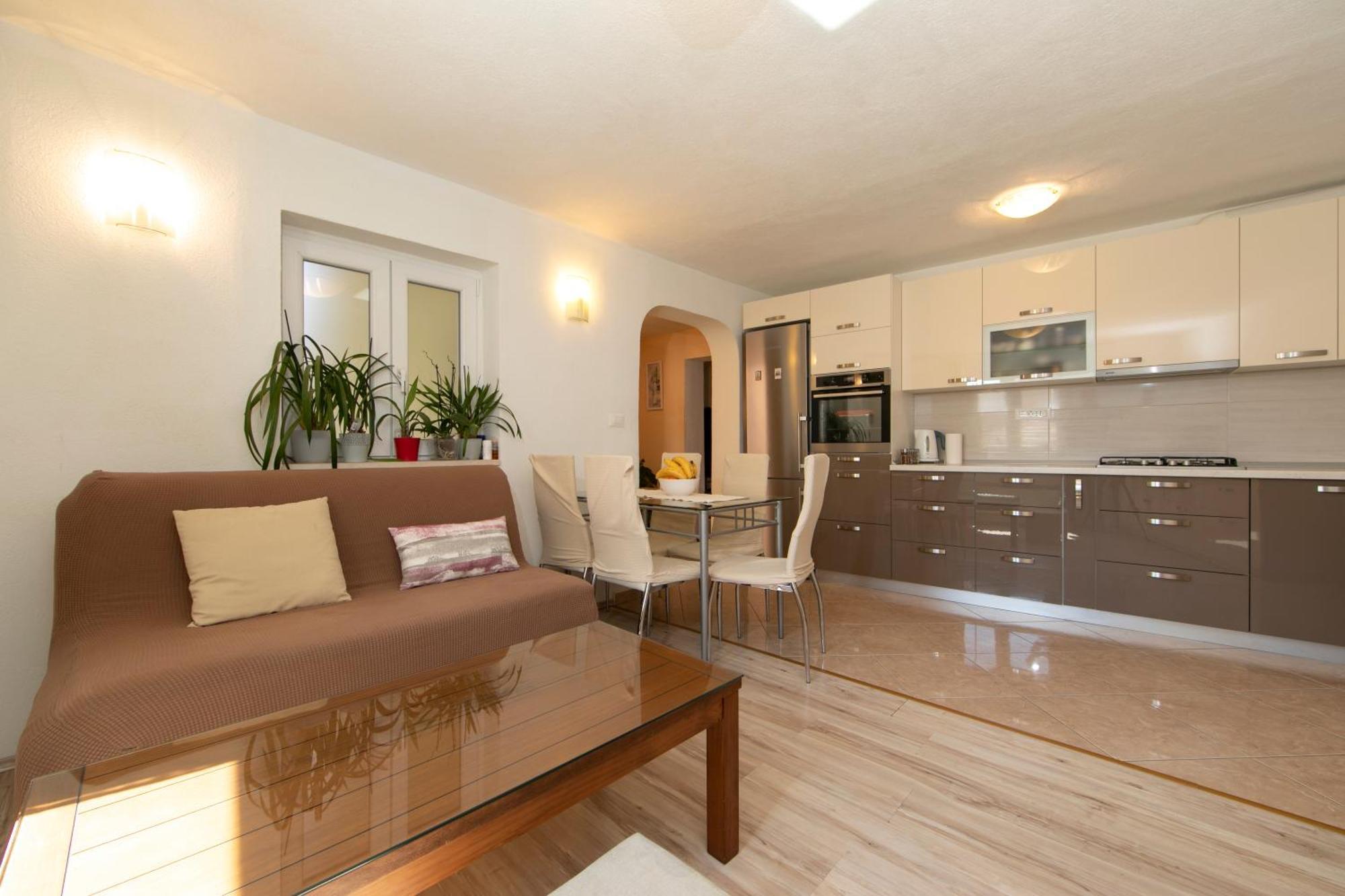 Apartmani Darinka บาชกาโวดา ภายนอก รูปภาพ
