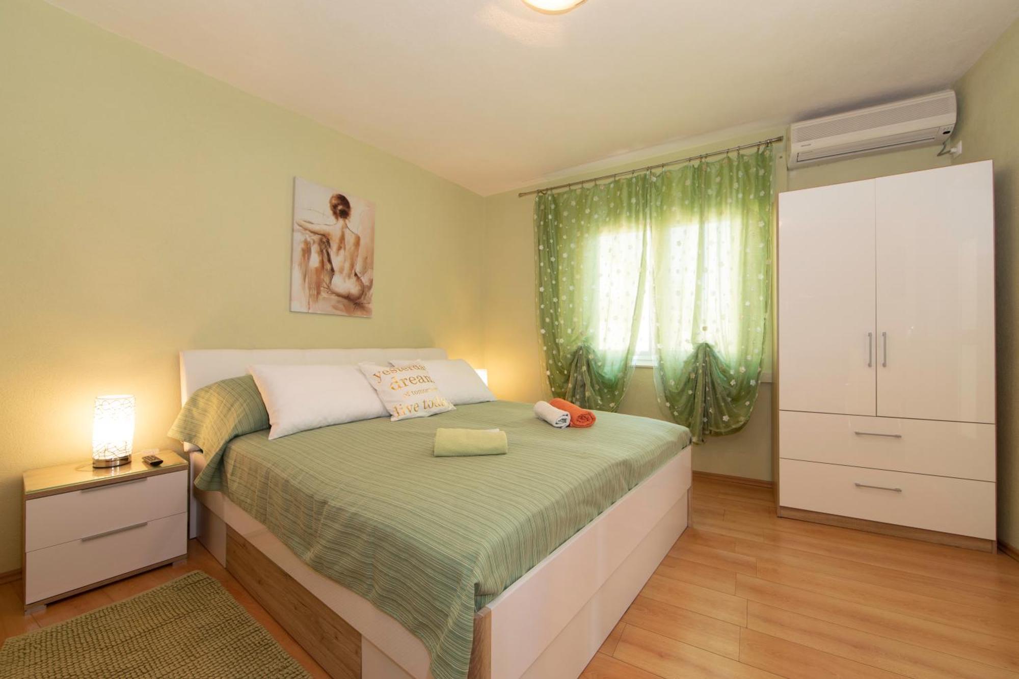 Apartmani Darinka บาชกาโวดา ภายนอก รูปภาพ