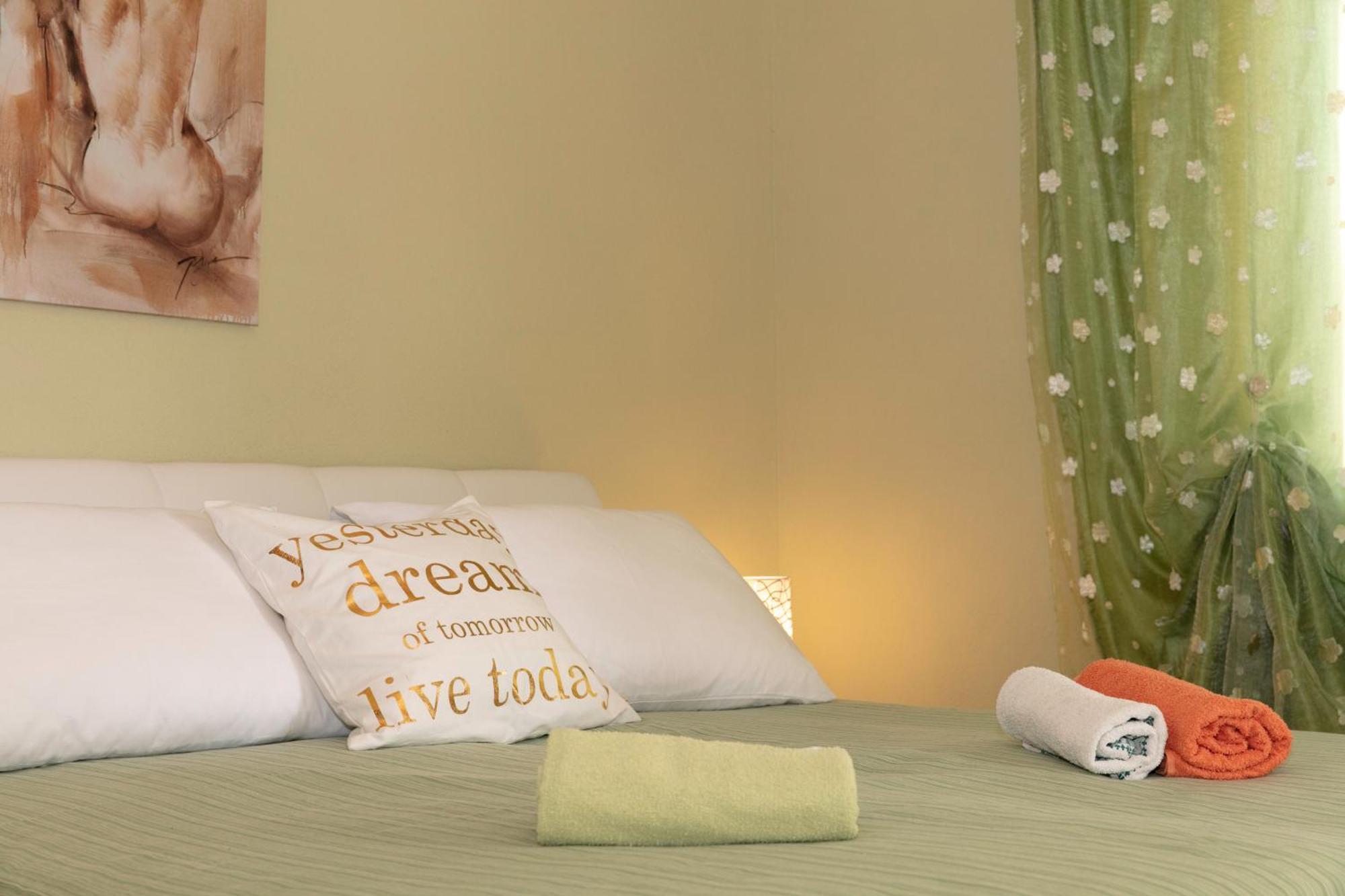 Apartmani Darinka บาชกาโวดา ภายนอก รูปภาพ