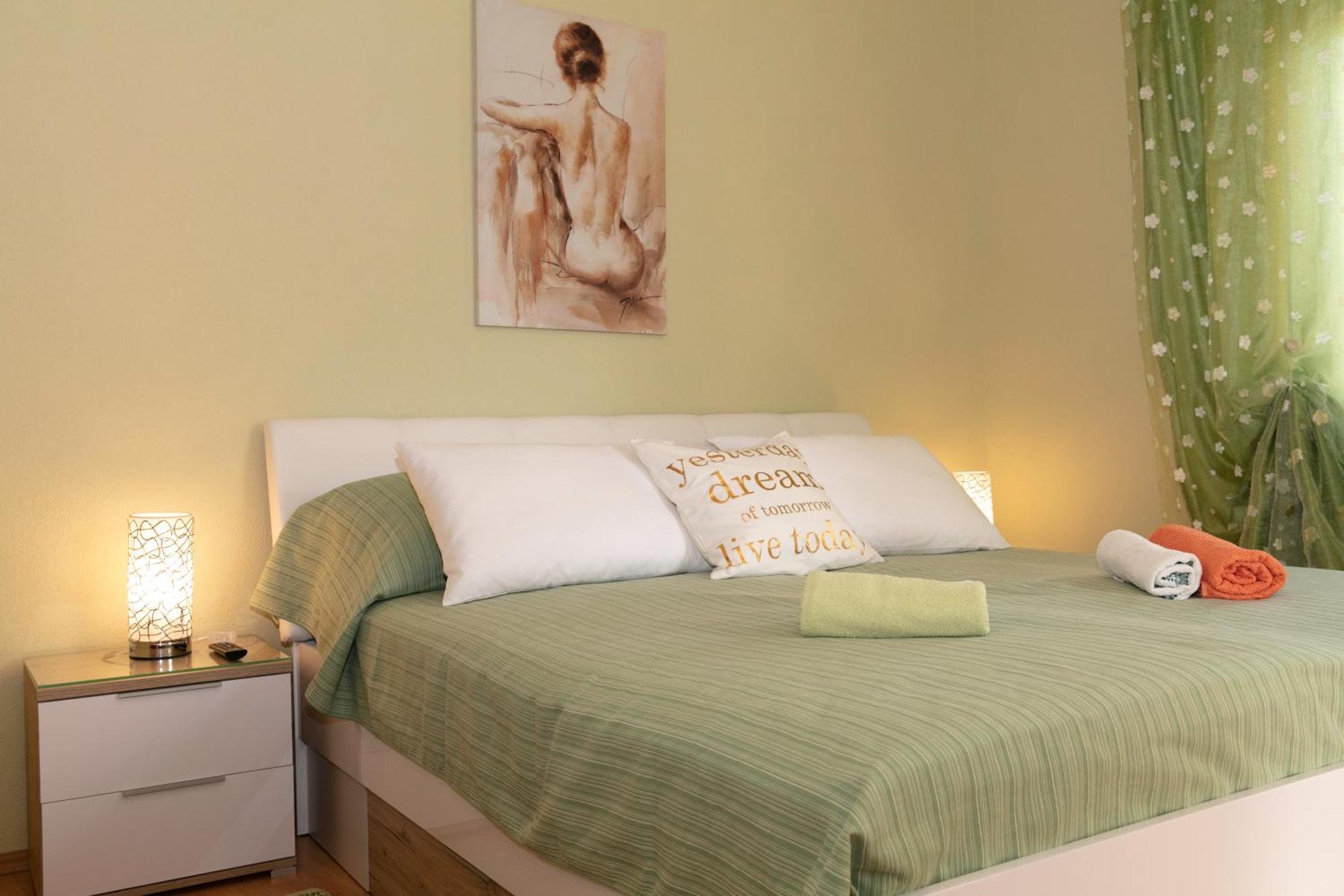 Apartmani Darinka บาชกาโวดา ภายนอก รูปภาพ