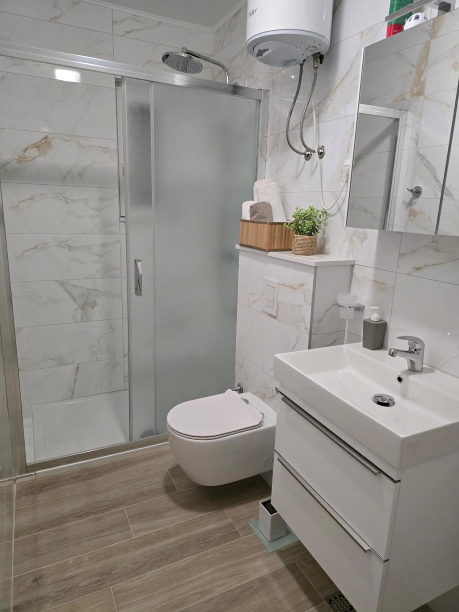 Apartmani Darinka บาชกาโวดา ภายนอก รูปภาพ