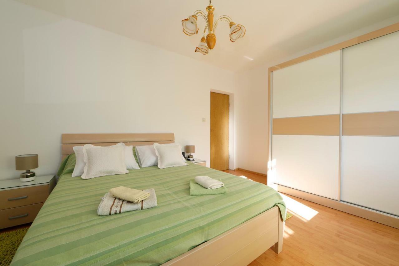 Apartmani Darinka บาชกาโวดา ภายนอก รูปภาพ